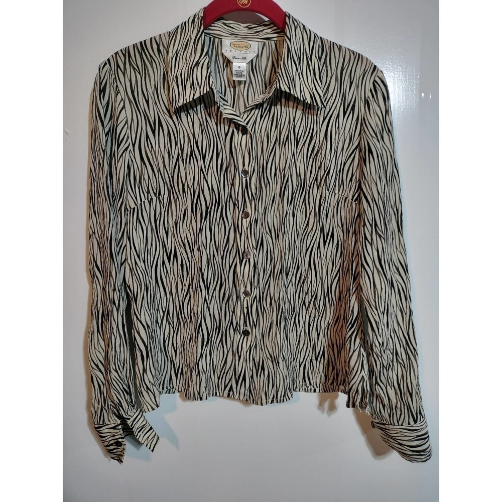 Talbots 100% silk blouse size 6 Petite crinkle black, gray, cream wavy lines